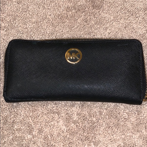 mk round purse